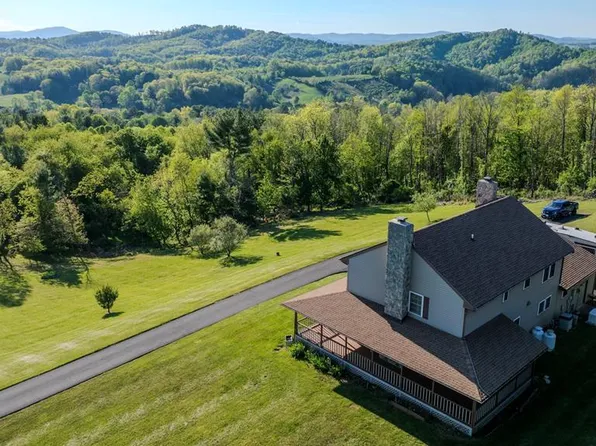 240 Marion Hts, Galax, VA 24333