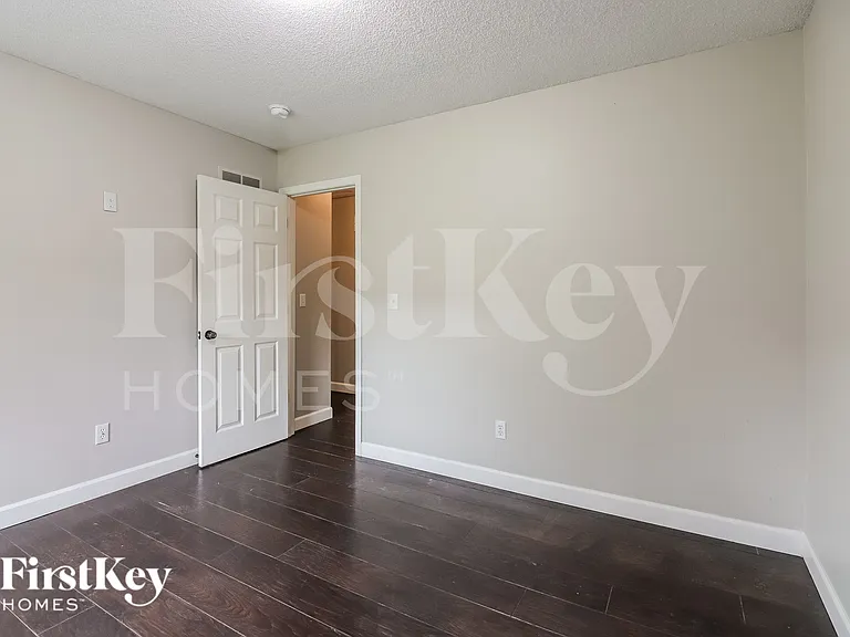 412 N Crest Dr — Photo 12