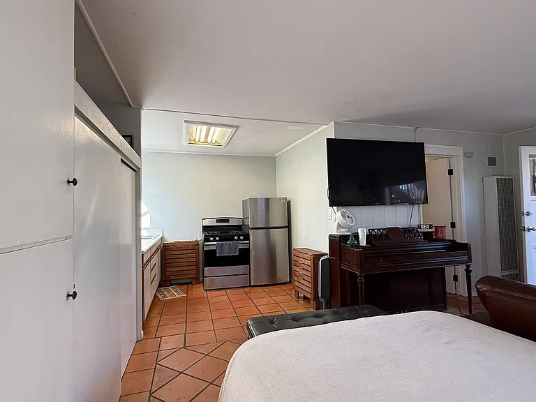 4464 1/2 Figueroa Blvd — Photo 8