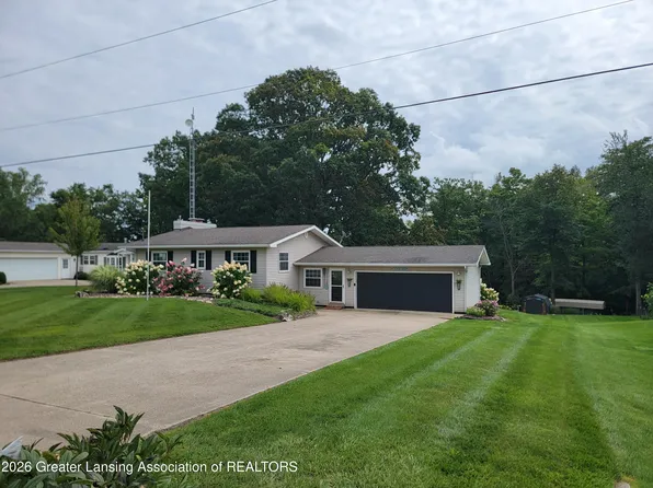 5121 Sunset Dr, Perrinton, MI 48871