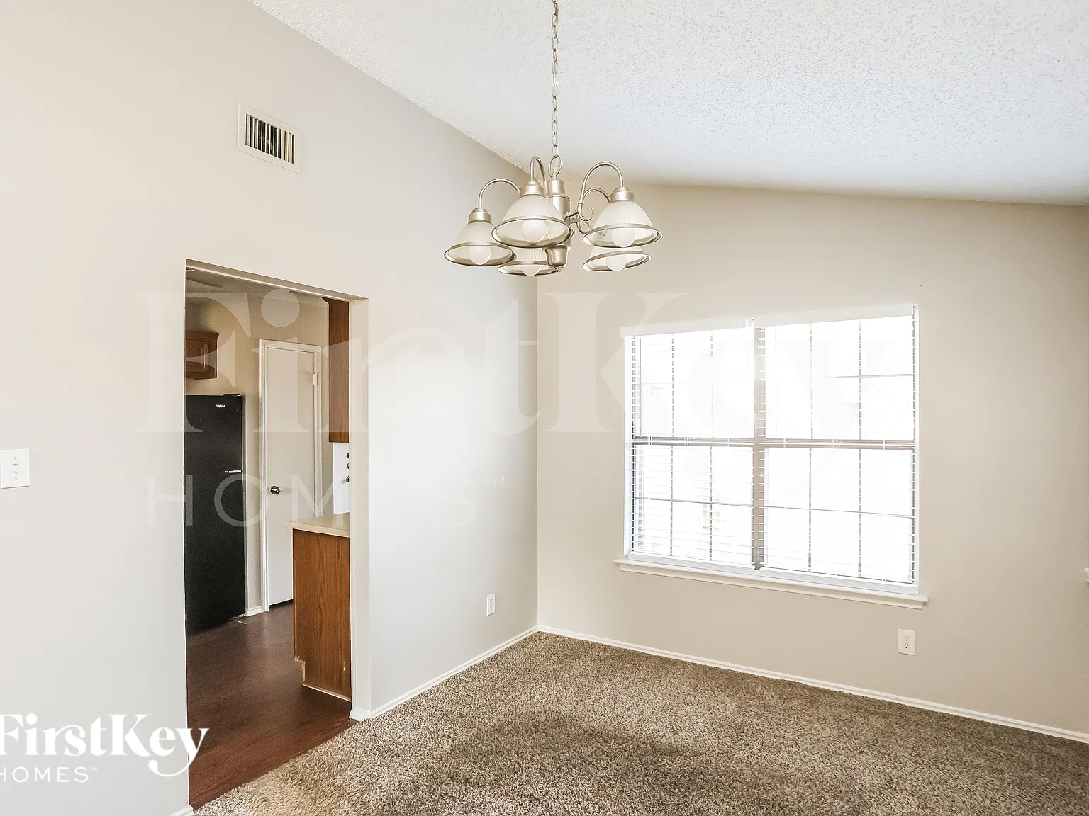 3 bed, 2.0 bath, 1537 sqft, $2,160 — Photo 4
