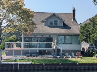 7629 River Rd, Cottrellville, MI 48039