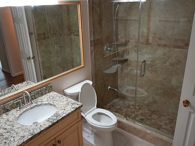 Bathroom Glass Enclosed Shower