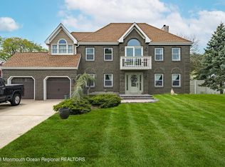 696 Michael Dr, Toms River, NJ 08753