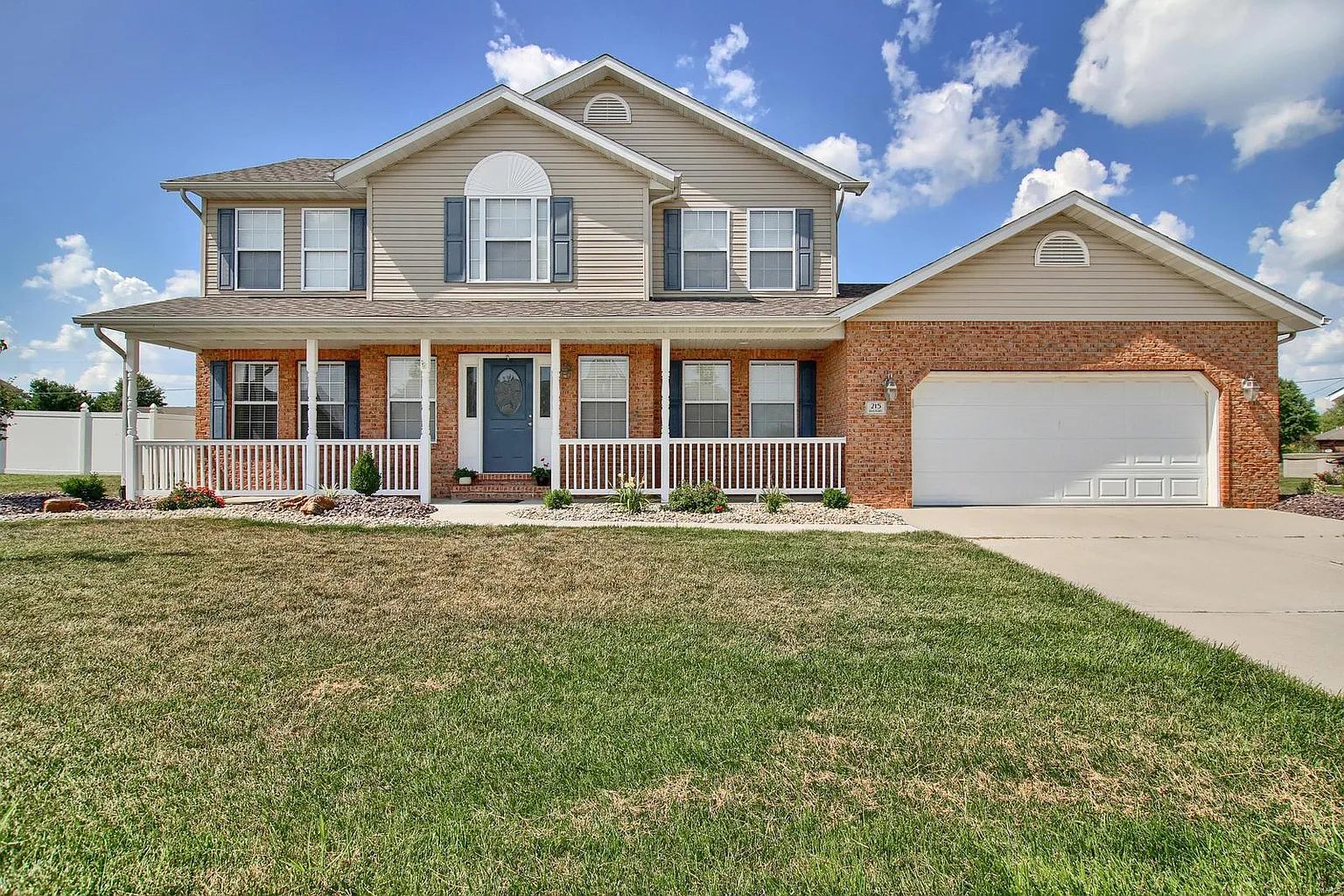 215 Baneberry Dr photo 1