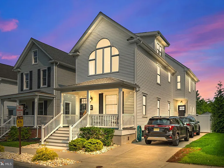 18 Wilkins Ave — Photo 2