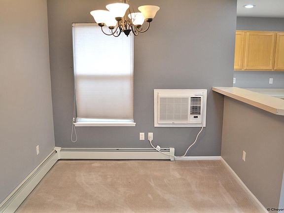 3rd image of 323 Appletree Ln