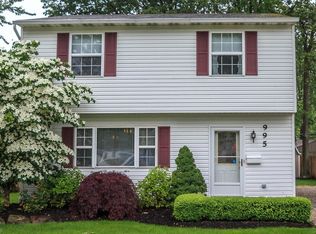 995 Garden Rd, Willoughby, OH 44094