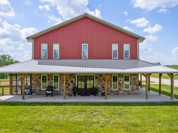 17625 Lober Rd, Weston, MO 64098