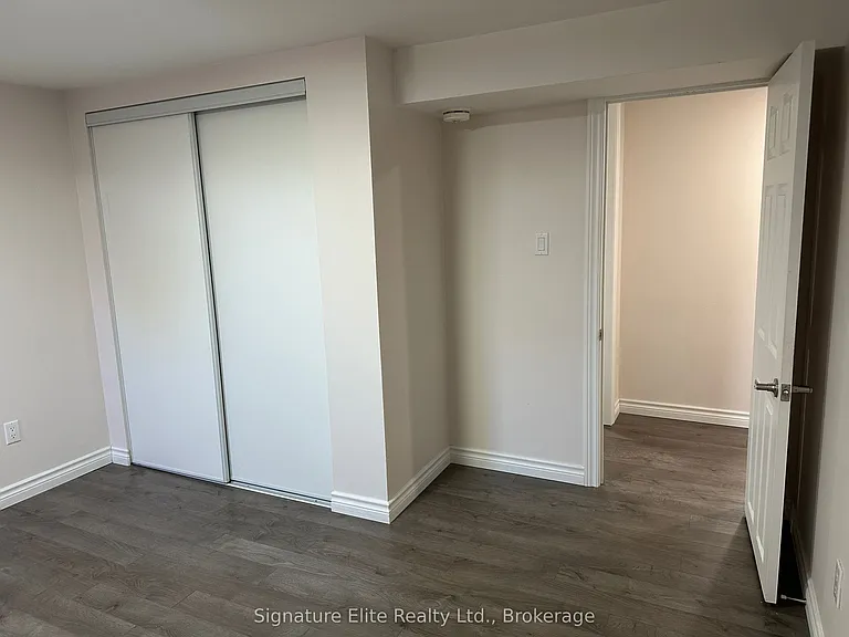 43 Seneca Ave #LOWER — Photo 9