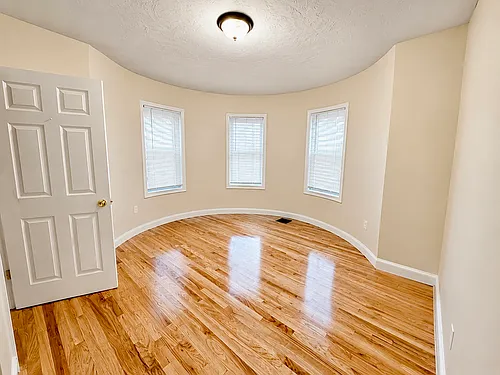 19 Dunlap St Photo 1