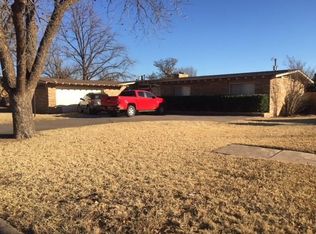 606 E Beauregard St, Rotan, TX 79546