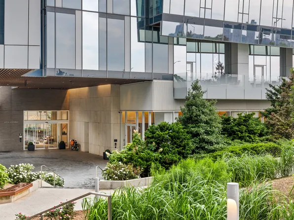 10 Riverside Boulevard image 13 of 19