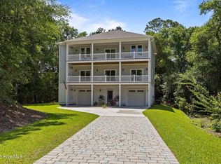 8805 Sound View Ct, Emerald Isle, NC 28594