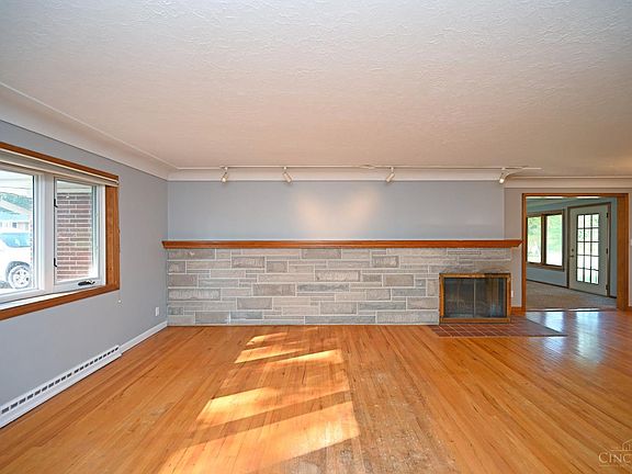 5th image of 3410 Markay Ct