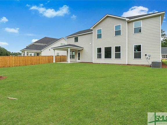 3rd image of 348 Highland Cir