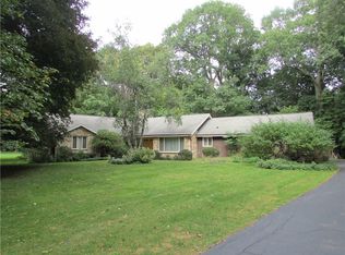 28 Huntington Brk, Rochester, NY 14625