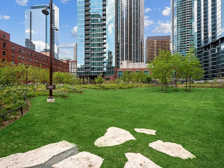 505 N McClurg Ct #1401 — Photo 26