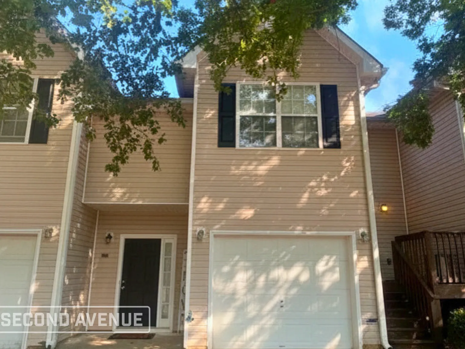 3 bed, 2.5 bath, 1608 sqft, $1,895 — Photo 2