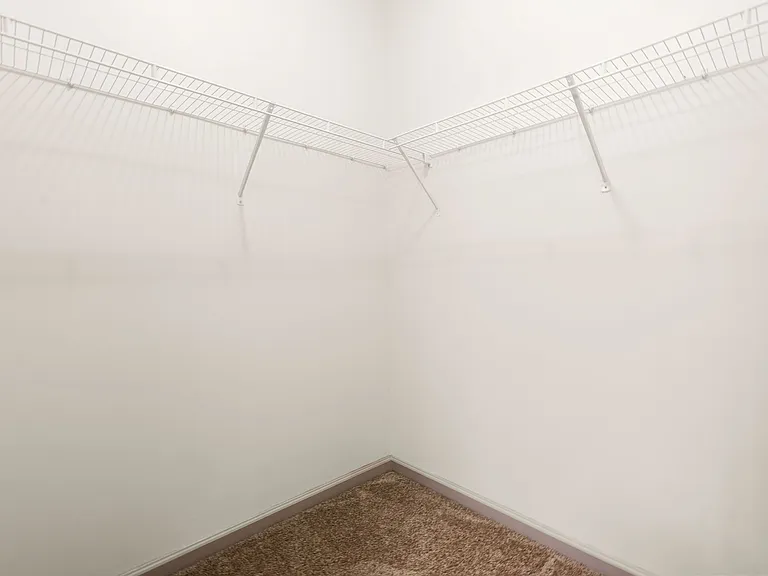 The Oliver Bloomfield — Photo 29
