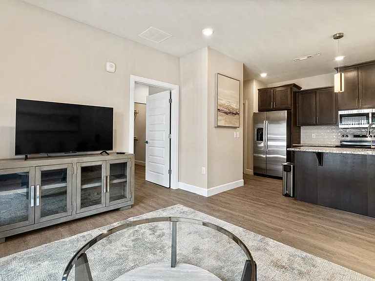 102 West Crossing — Photo 16