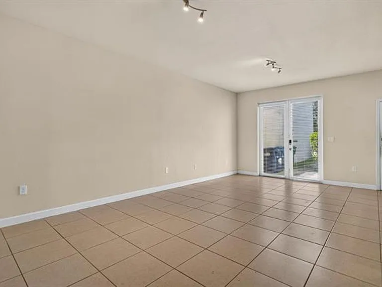 17094 SW 95th Ter #Townhouse 17094 — Photo 33