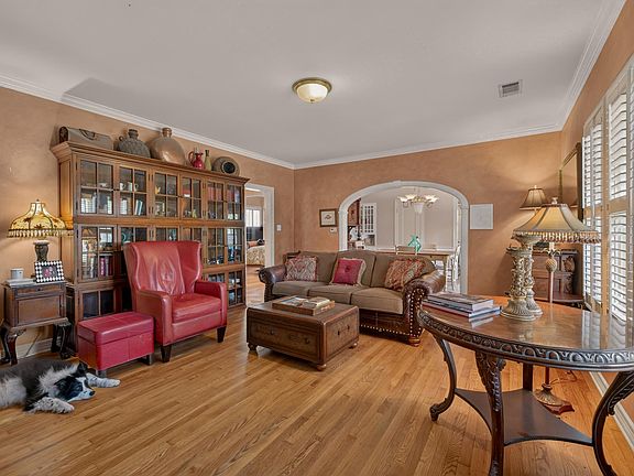 4th image of 4214 Sinclair Ave
