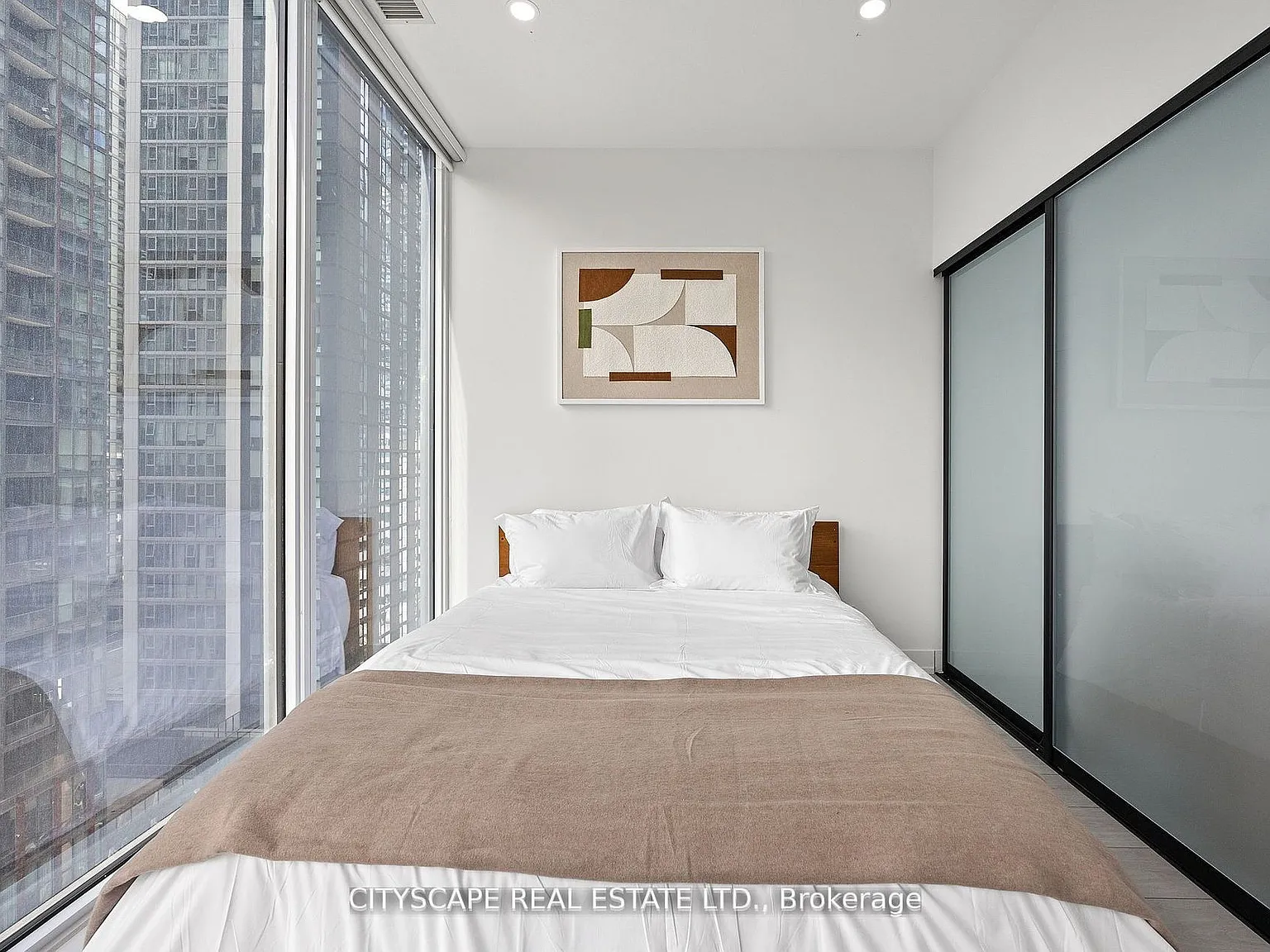 3 bed, $5,000 — Photo 3