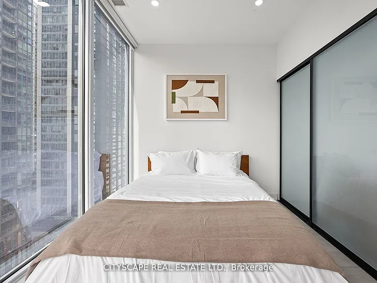 55 Mercer St S #1802 — Photo 3