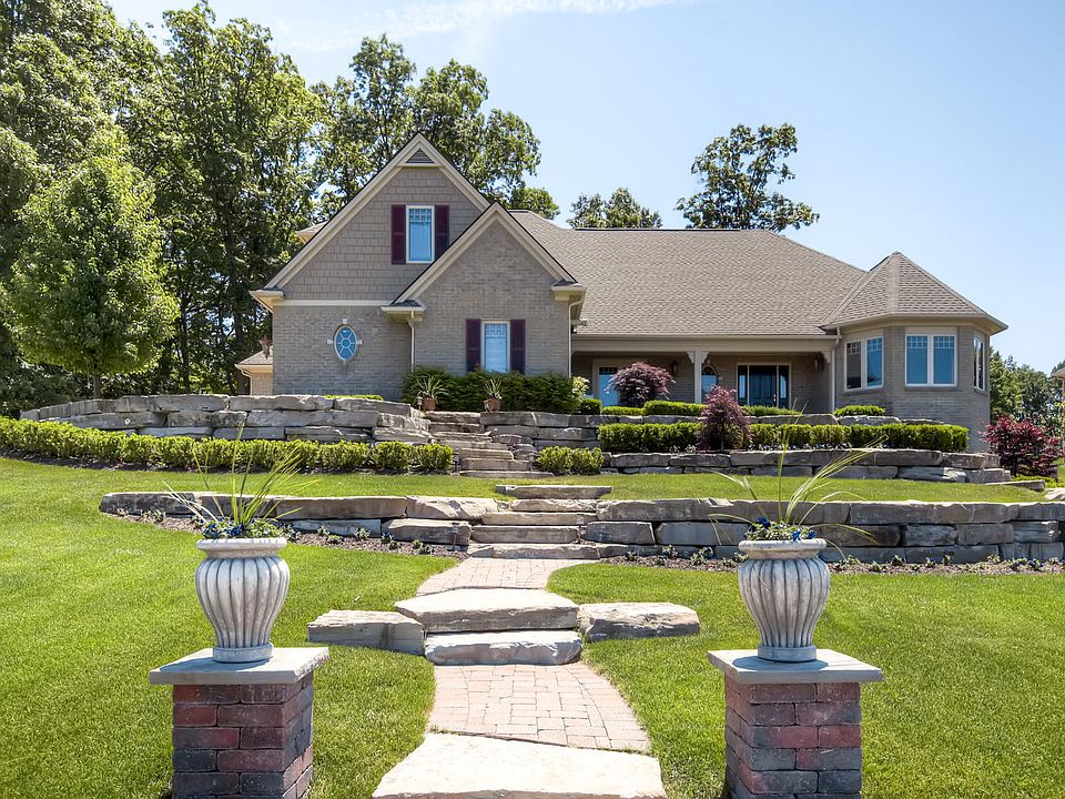 1st image of 8365 Stoney Creek Dr