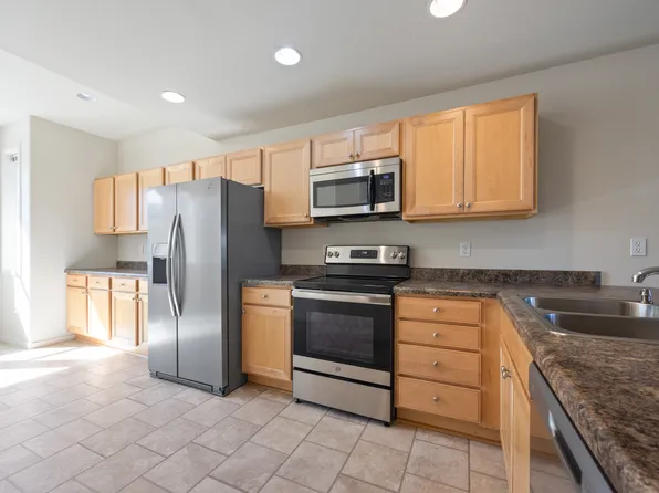 475 SE 35th St, South Beach, OR