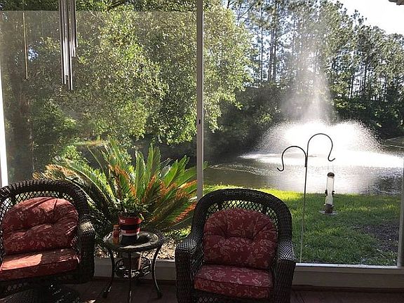 Completely private backyard!