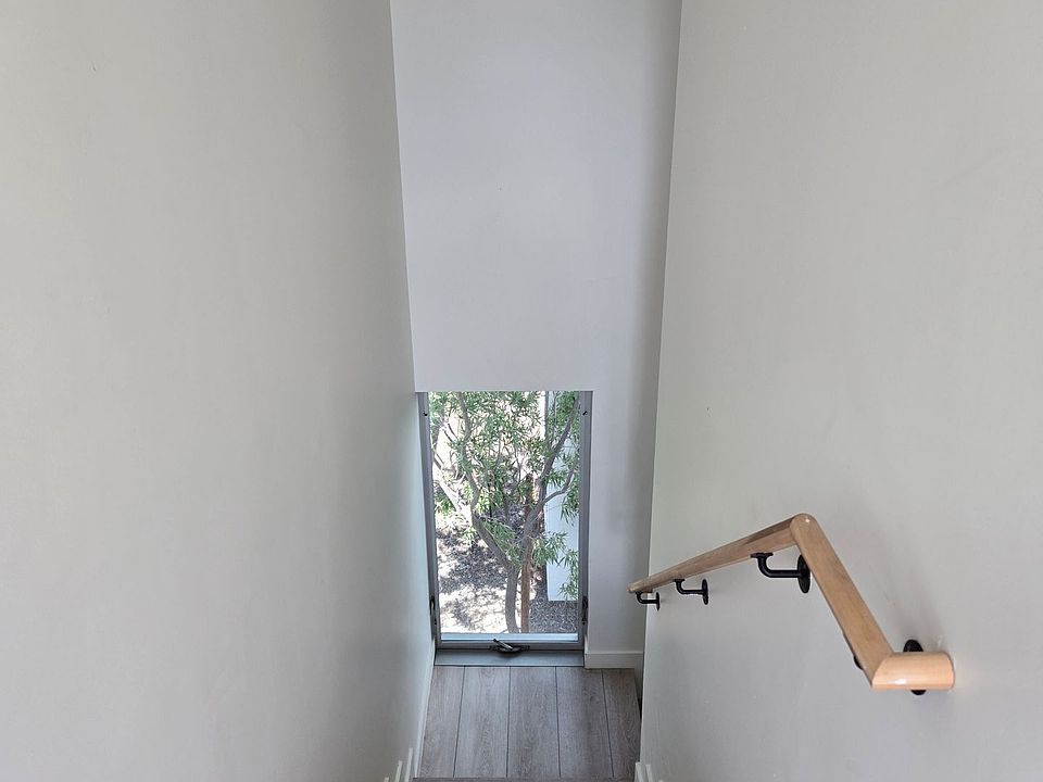 1st image of 1337 E Polk St #4