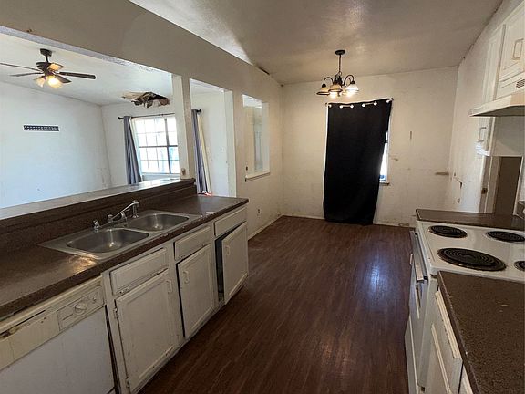 4th image of 9419 Culberson St