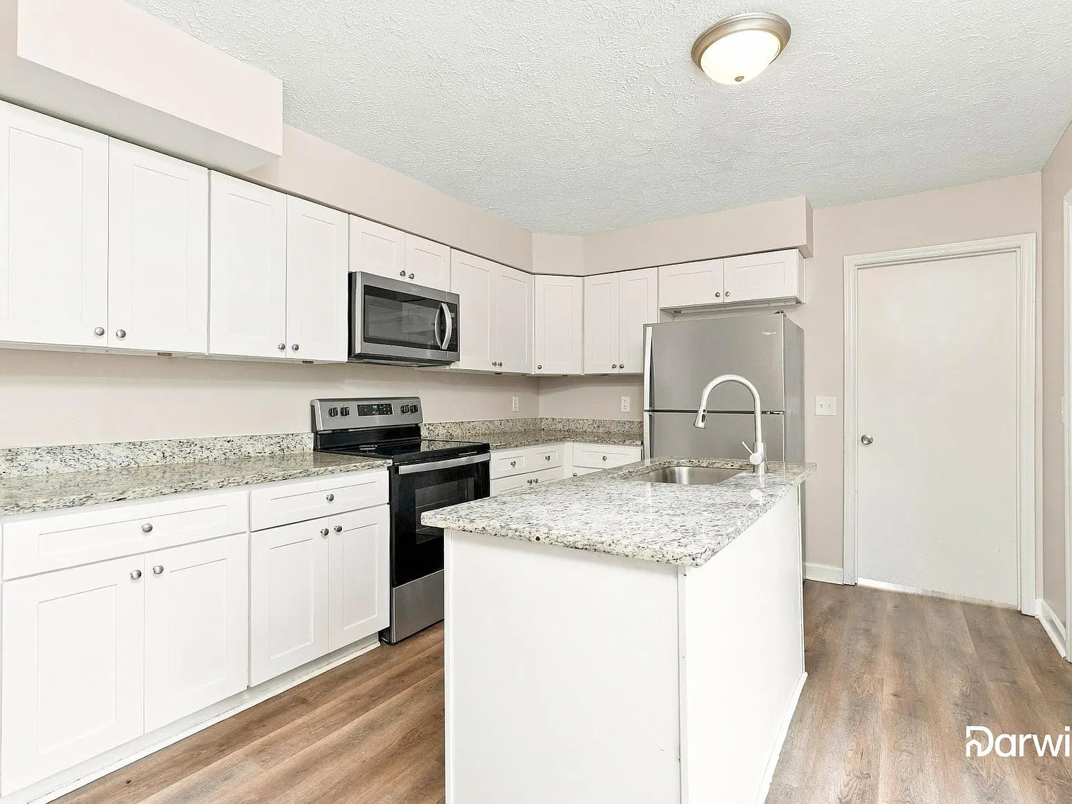 4 bed, 2.5 bath, 2100 sqft, $2,210 — Photo 3