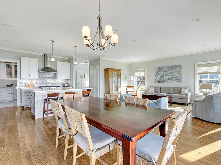 7 Peconic Ave — Photo 6