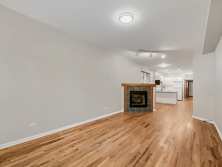 1422 N Maplewood Ave #2 — Photo 7