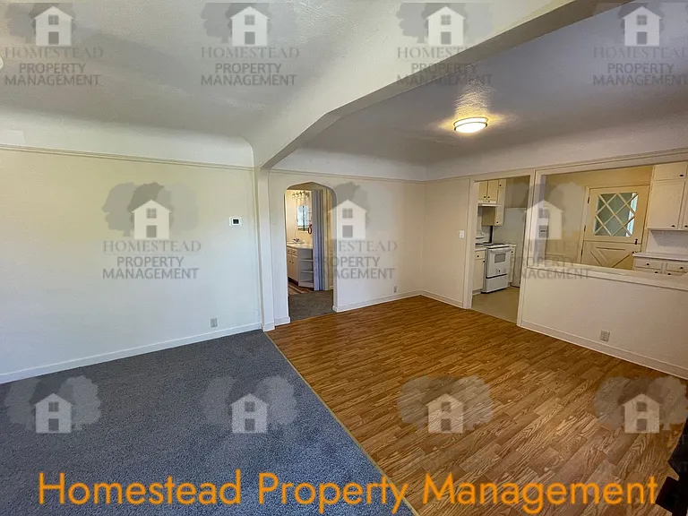 287 SE Ash St — Photo 4
