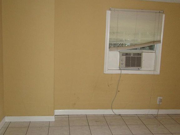 2nd image of 2105 W North B St Unit B
