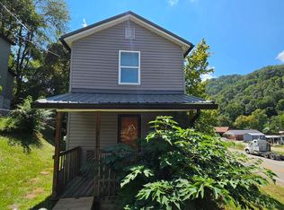 6157 State Route 7, Garrett, KY 41630