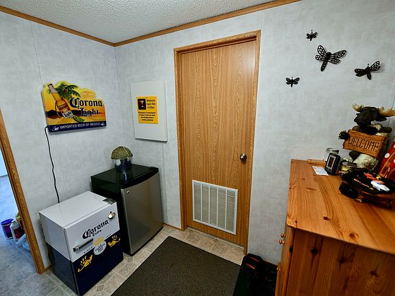 5th image of 700 Range Road 111 #56512