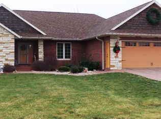 16655 Cordillera Dr, Peosta, IA 52068