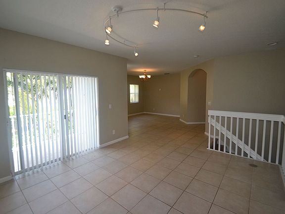 4th image of 972 NW 127th Ave