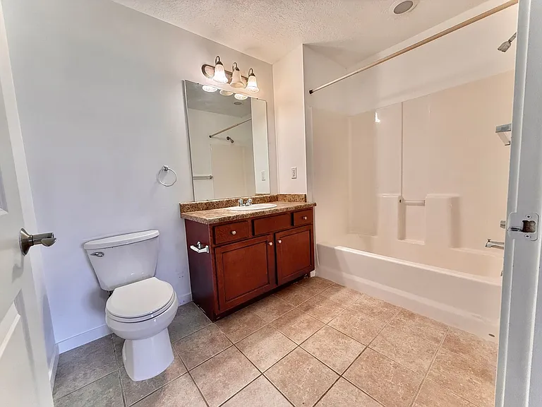 2150 S Main St #308 — Photo 11