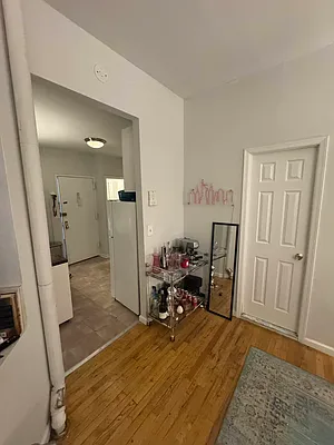 Rented by KNOCKKNOCK LLC | media 14