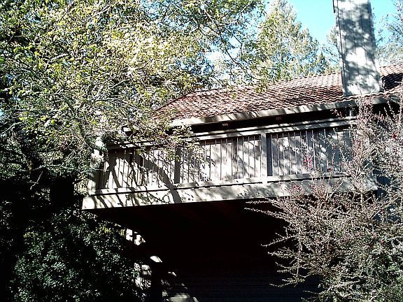 Front deck from street