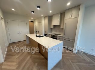 3340 Lakeshore Rd #505, Kelowna, BC V1W 0H6