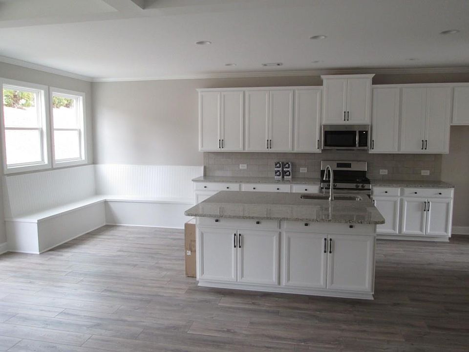 2nd image of 48 Grace Arbor Ln
