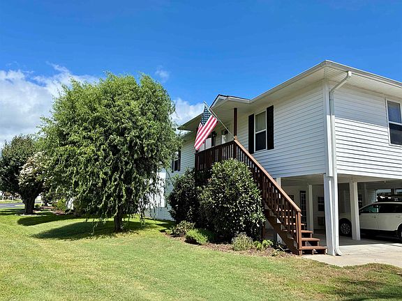 2nd image of 482 Bay Dr.