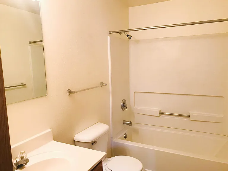 808 W Buffalo St — Photo 9